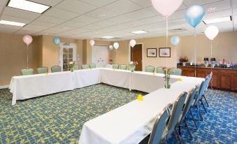 Holiday Inn Express & Suites Salisbury - Delmar