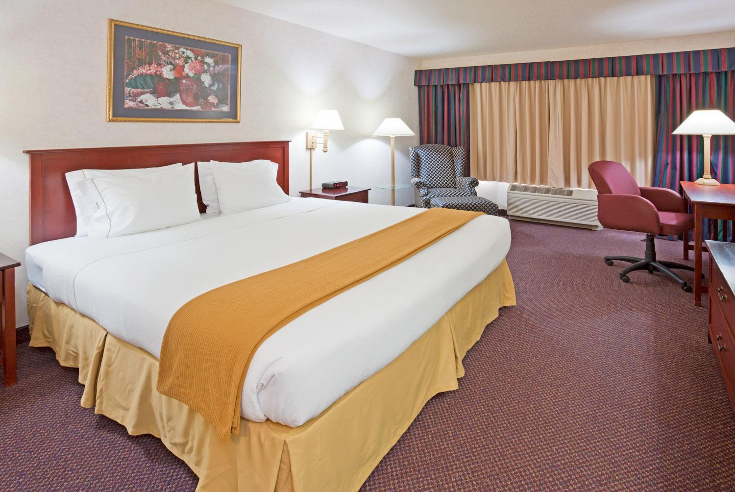 Holiday Inn Express Hotel & Suites Fort Atkinson, an Ihg Hotel