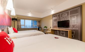 Ibis Hotel (Weihai Shandong University Bathing Beach Shop)