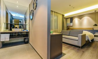 Orange Hotel (Shanghai Hongqiao, National International Exhibition Center)