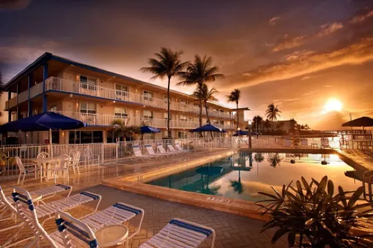 Glunz Ocean Beach Hotel and Resort Hotels in Key Colony Beach