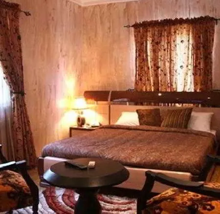 Charlies Place and Suite