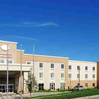 Comfort Suites West Omaha Hotel Exterior