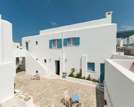 フィボス アパートメンツ パロス島のホテル