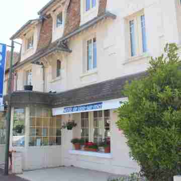 Hôtel de Lion sur Mer Hotel Exterior