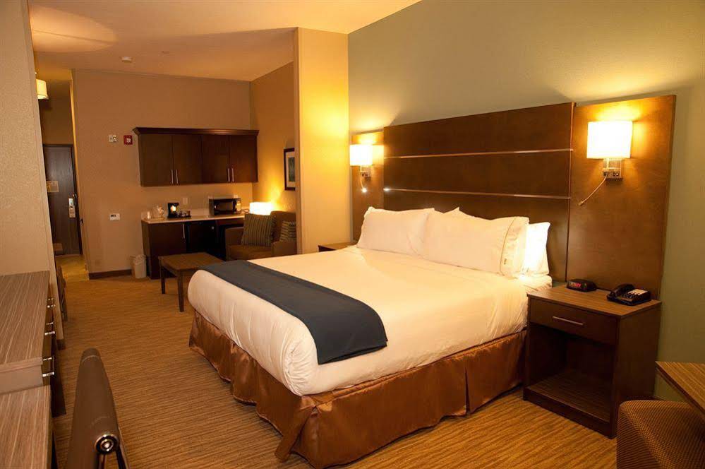 Holiday Inn Express and Suites Schulenburg, an Ihg Hotel