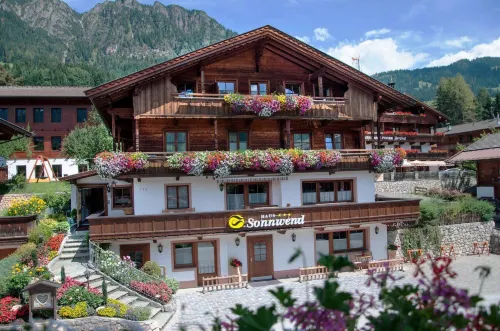Das Kleine, Feine Sonnwend - Mountain view