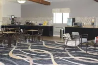 Days Inn by Wyndham Watertown - breakfast