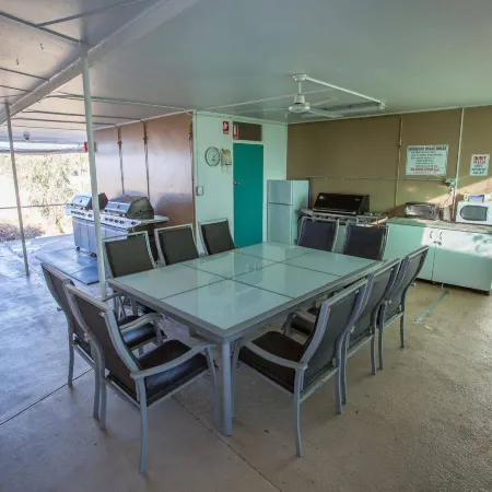 Fourth Avenue Motor Inn