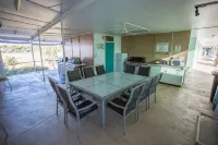 Fourth Avenue Motor Inn Hotels in Miles End