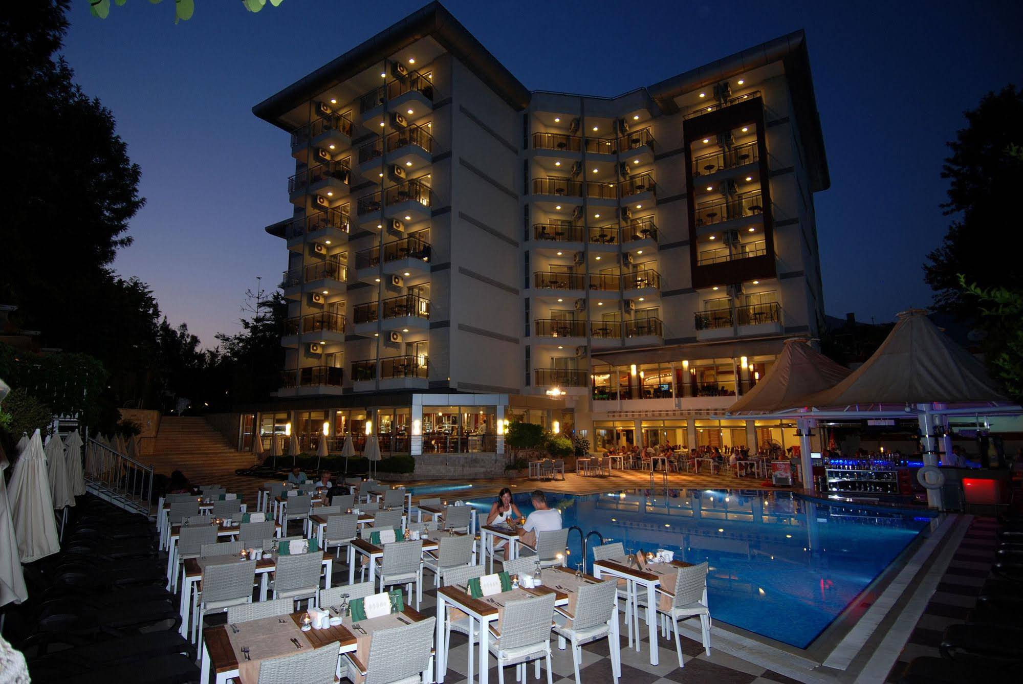 Grand Okan Hotel