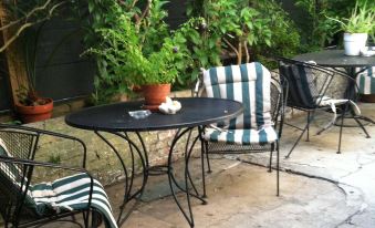 Nine O Five Royal Hotel