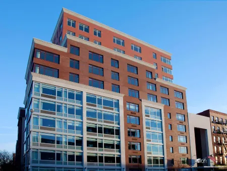 Aloft Harlem Отели рядом с достопримечательностью «SoJo Spa Club»