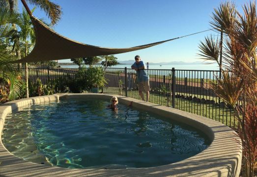 카드웰 비치프런트 모텔