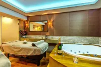 Regnum Bansko Mountain Resort - Hot Tub