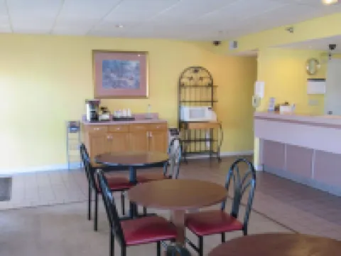 Travel Inn - Lugoff Hotels in Lugoff