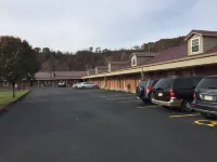Valley Motel Pittsburgh - Parkplatz