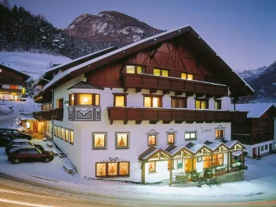 Hotel Lammwirt Hotels near Hochzeiger Bergbahnen Pitztal AG
