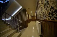 Hotel Istiklal - parking