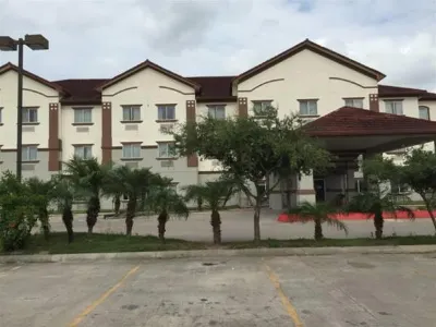 Deluxe Inn & Suites Hotels in Cameron County