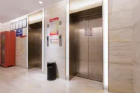 JI Hotel (Tongchuan Yaozhou District Government) - parking