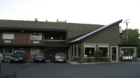 River Park Inn Hotels near Lithia Chrysler Jeep Dodge Ram of Klamath Falls
