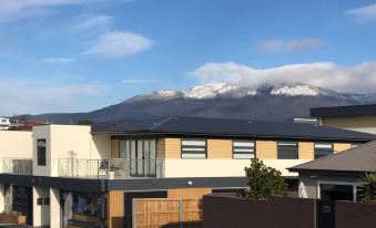 Kangaroo Bay Apartments