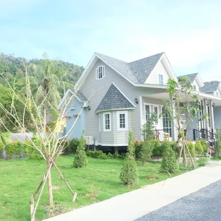 My Home Lantawadee Resort Отели рядом с достопримечательностью «Порт Саладан»
