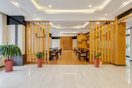 Binyue Hotel (Zaozhuang High Speed Railway Station) Отели рядом со станцией Zaozhuang West Railway Station