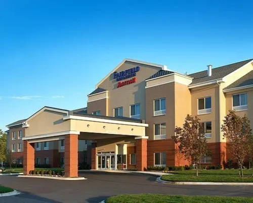 フェアフィールド イン & スイーツ バイ マリオット デトロイト メトロ エアポート ロムルス ロムルスのホテル