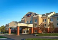 Fairfield Inn & Suites Detroit Metro Airport Romulus Hotels in Romulus