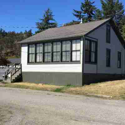 Fort Worden Hotel Exterior