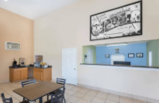 Super 8 by Wyndham Kingsland I-95/Naval Base Area Hotels in Camden County