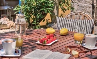 Eco Aparthotel the Dreamers's Club