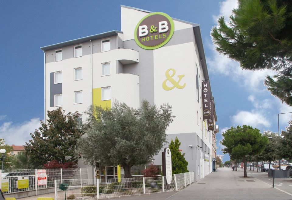 B&B HOTEL Orly Chevilly-Larue-Chevilly-Larue Updated 2023 Room  Price-Reviews & Deals | Trip.com