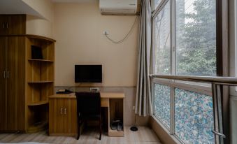 Kaixian Jiangyun Business Hotel
