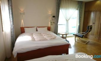 Shirahama Seaside Villa - Housity