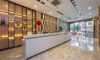 Wanyi Hotel (Guilin High-speed North Railway Station)