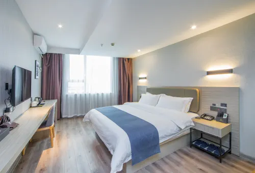 Wanyi Hotel (Guilin High-speed North Railway Station)