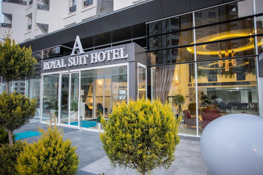 A Royal Suit Hotel