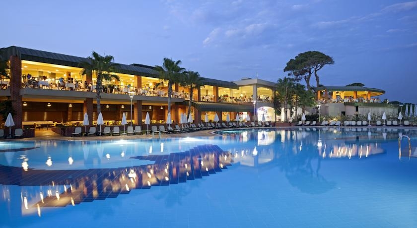 Maritim Pine Beach Resort Belek