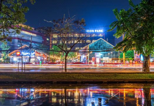 4. 아이콘 파크 호..