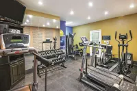 拉雷多機場拉昆塔温德姆套房酒店 - 健身室/gym room