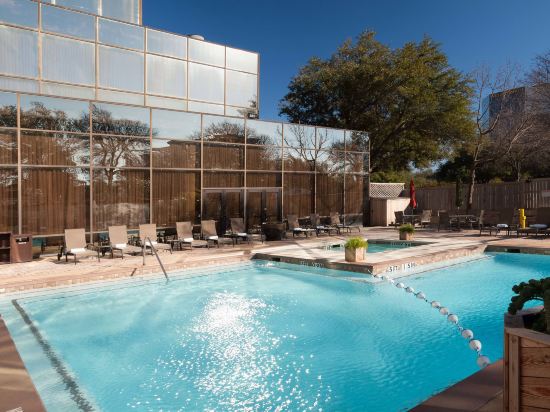 The 10 best hotels near Galleria Dallas in Dallas, United States of America