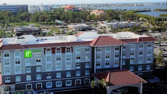 Holiday Inn Express & Suites ST. Petersburg - Madeira Beach