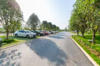 Kaixuan International Hotel - parking