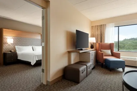 Holiday Inn & Suites Council Bluffs-I-29