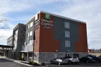 Holiday Inn Express & Suites Johnstown Hotels in Johnstown