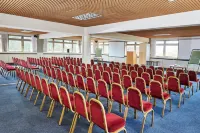 Yarnfield Park Training and Conference Centre فنادق في Stone Rural