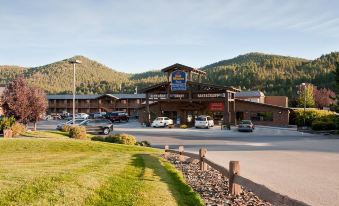 Best Western Golden Spike Inn  Suites